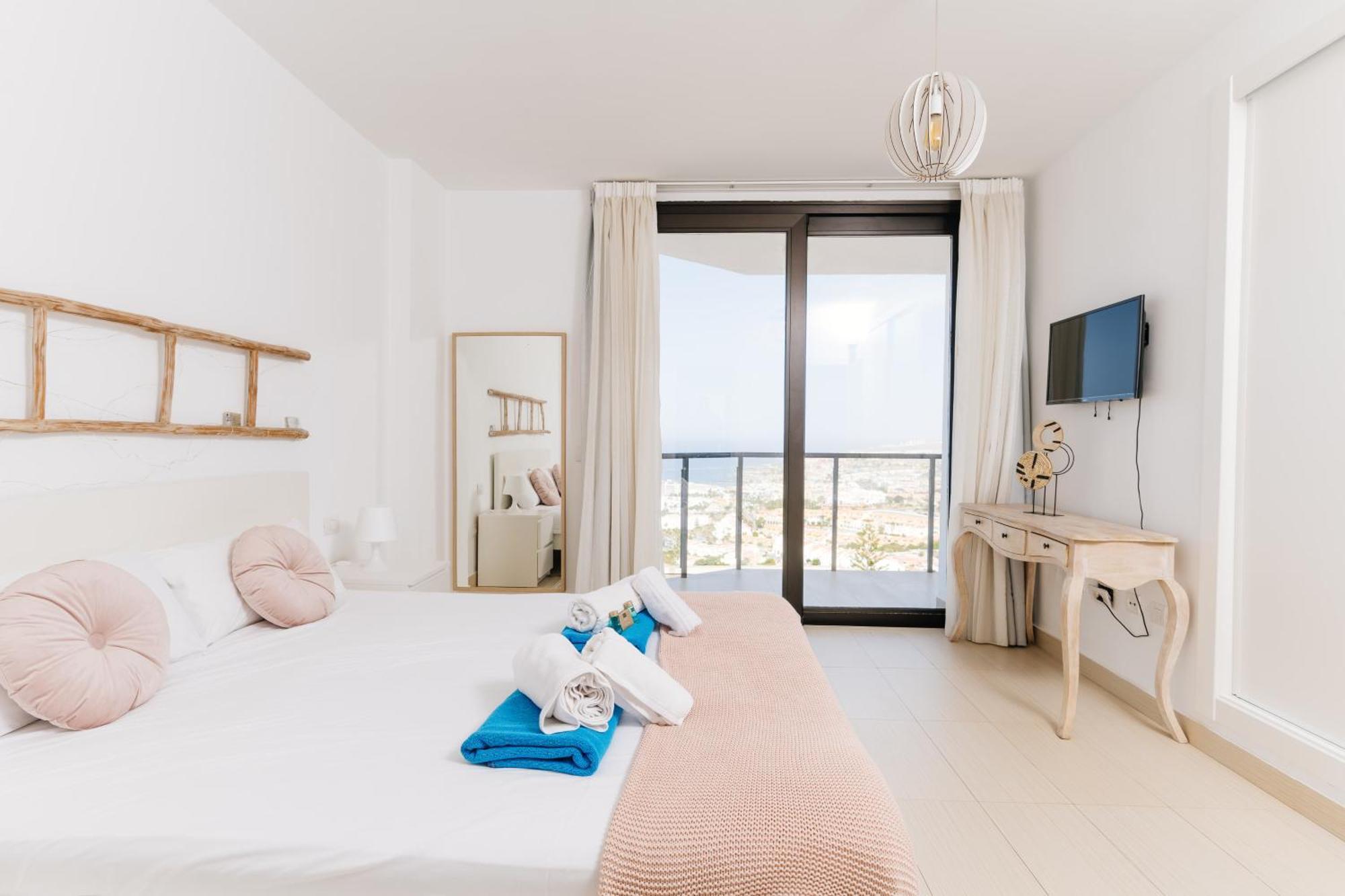 Sunset White Villa - Ocean View, Jakuzzi, Heated Pool, Air-Conditioning, Grill Playa de las Américas Exterior foto