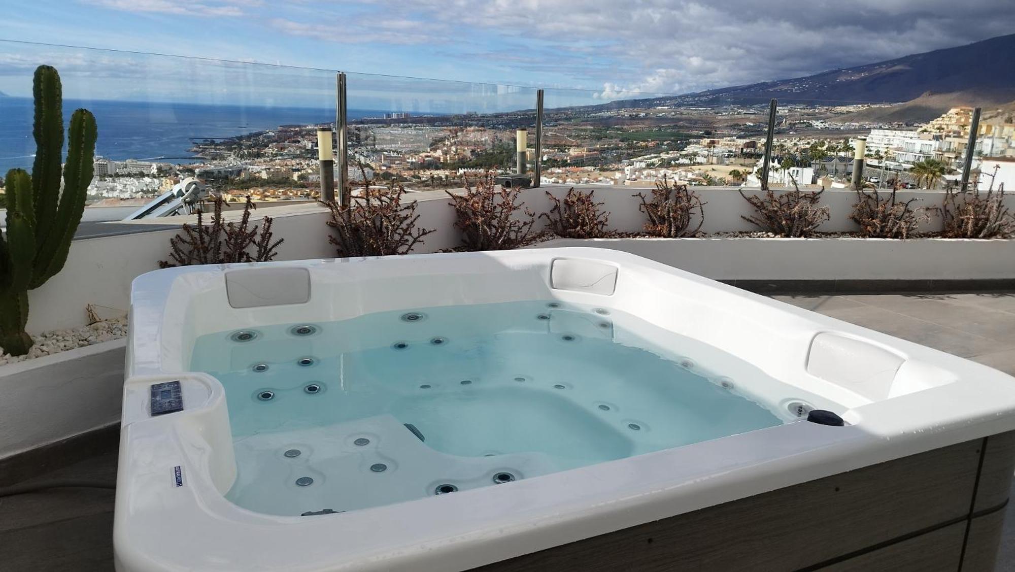 Sunset White Villa - Ocean View, Jakuzzi, Heated Pool, Air-Conditioning, Grill Playa de las Américas Exterior foto